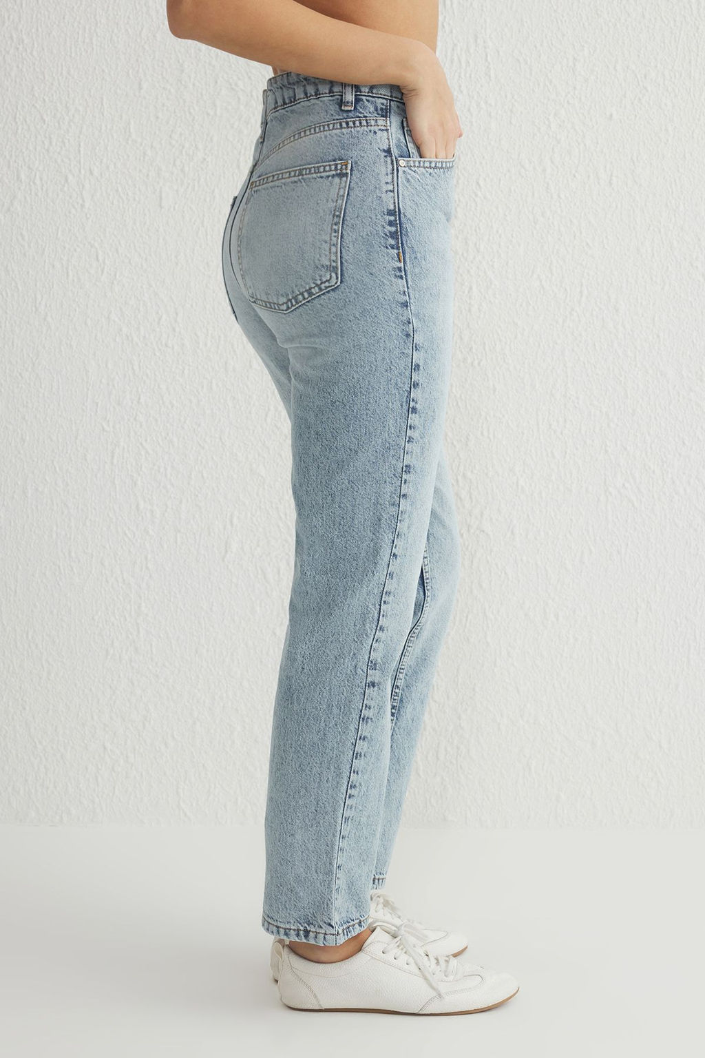 Ac?k Mavi Normal Bel Duz Kesim Straight Jeans TWOSS25JE00074 - Trendyolmilla фото 9