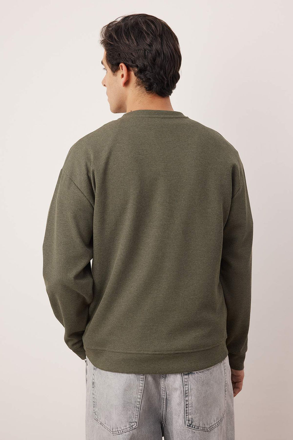 Siyah - Haki Yeni Oversize/Genis Kal?p 2li Paket Dokulu Waffle Sweatshirt TMNAW26SW00028 - Trendyolmilla фото 7