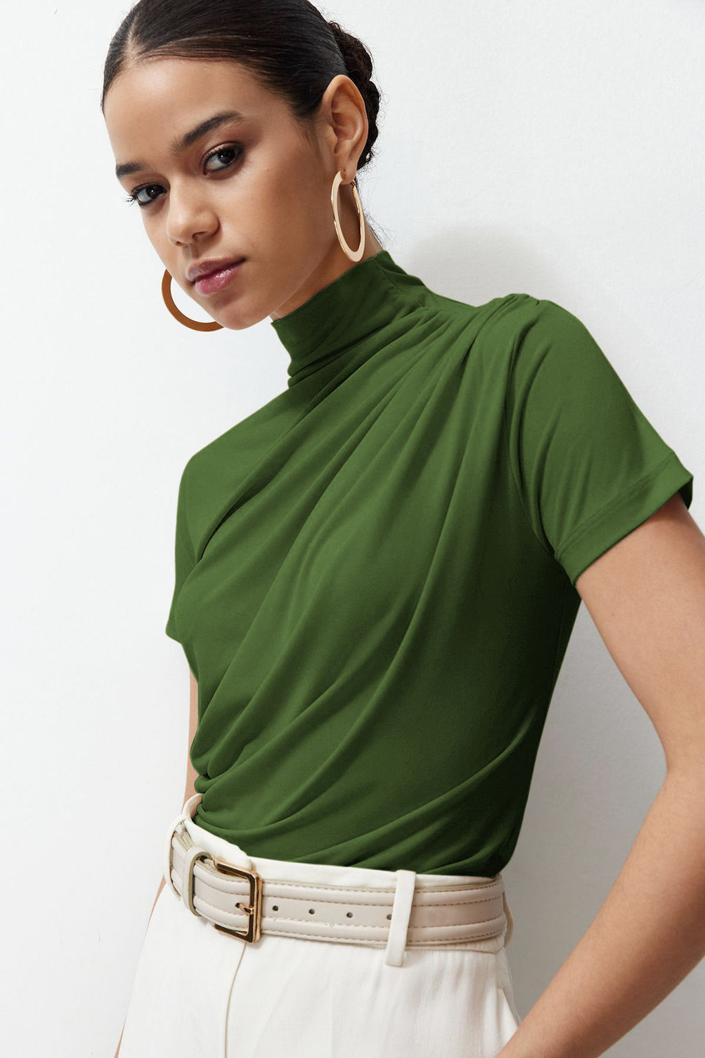 Yag Yesili Drape Detayl? Fitted/Vucuda Oturan K?sa Kollu Dik Yaka Esnek Orme Bluz TWOSS24BZ00426