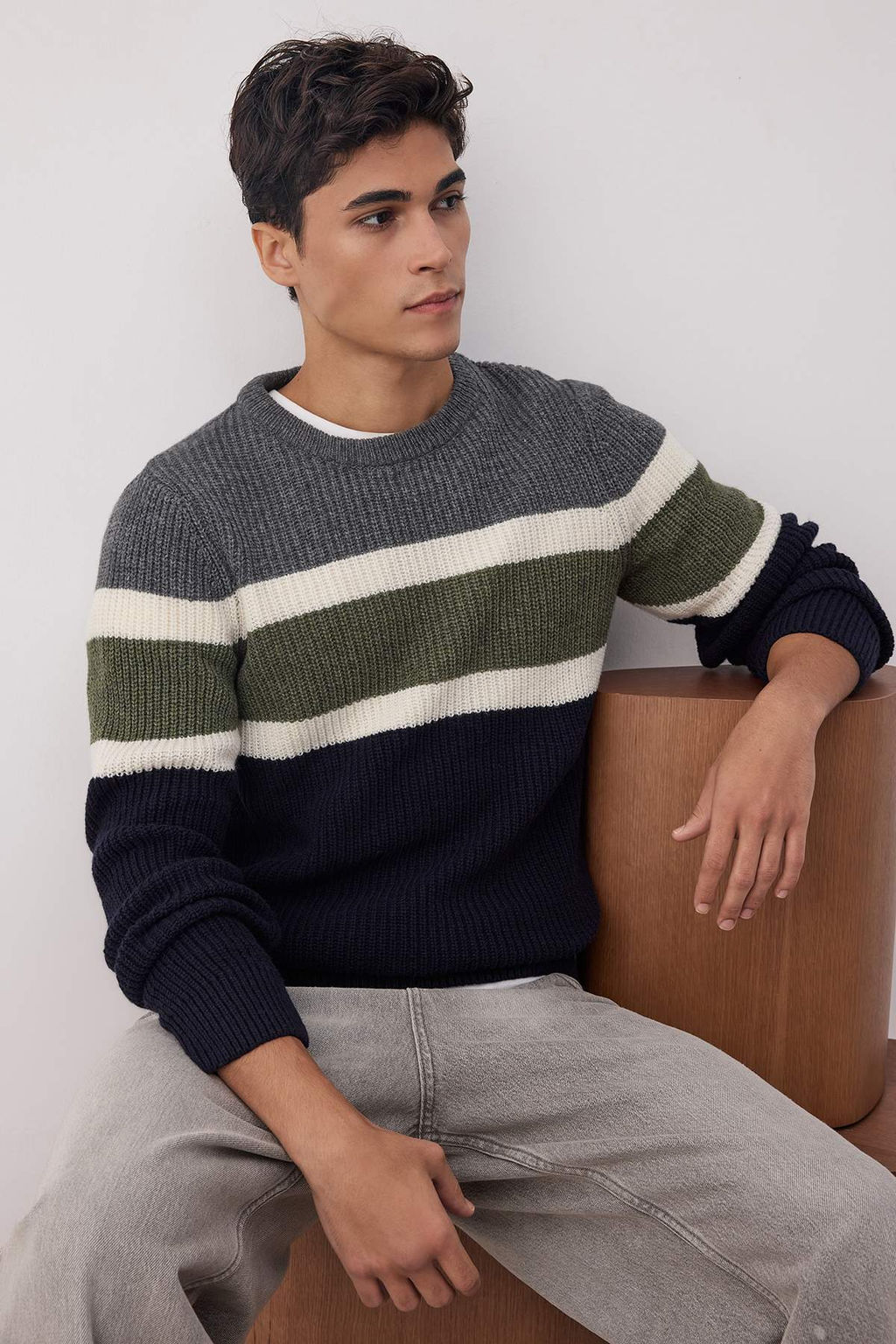 TRENDYOL MAN Gri Slim Fit Yunlu Bisiklet Yaka Panelli Renk Bloklu Triko Kazak TMNAW22KZ0343 - Trendyolmilla фото 25