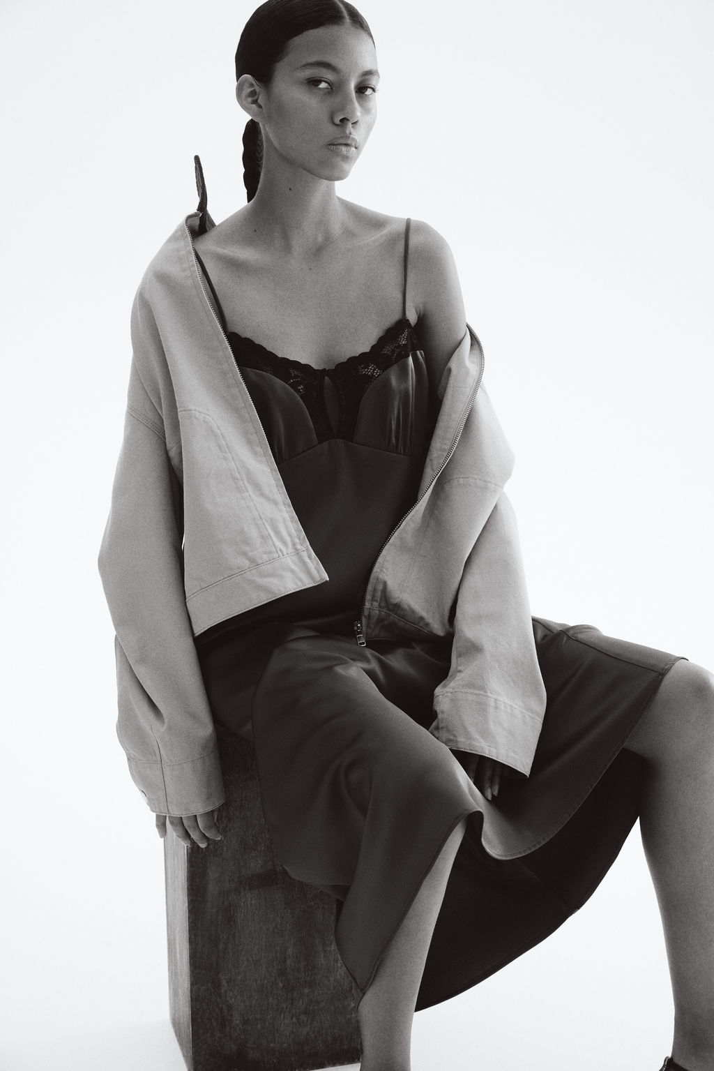 Vestido de sat?n con ribete de encaje - H&m фото 5