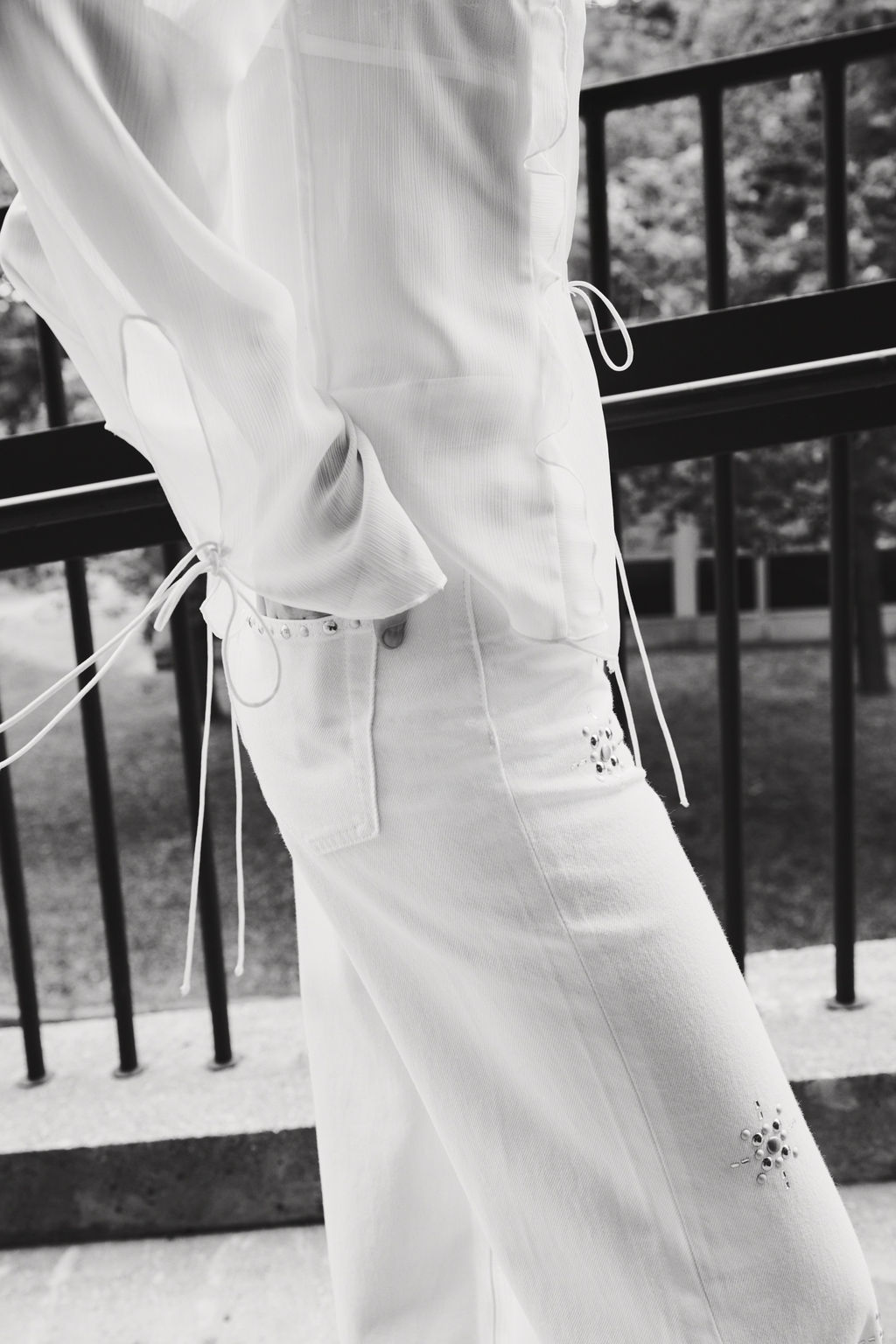 Wide Ultra High Jeans con remaches decorativos - H&m фото 4