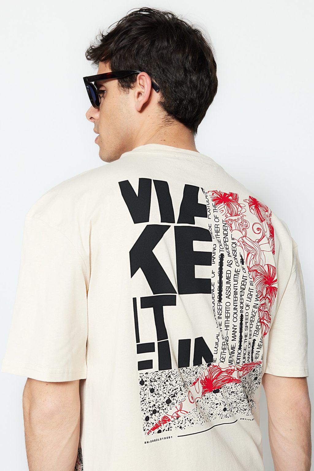 TRENDYOL MAN Siyah Oversize/Genis Kesim K?sa Kol Yaz? Bask?l? %100 Pamuklu T-Shirt TMNSS21TS1064 - Trendyolmilla фото 10