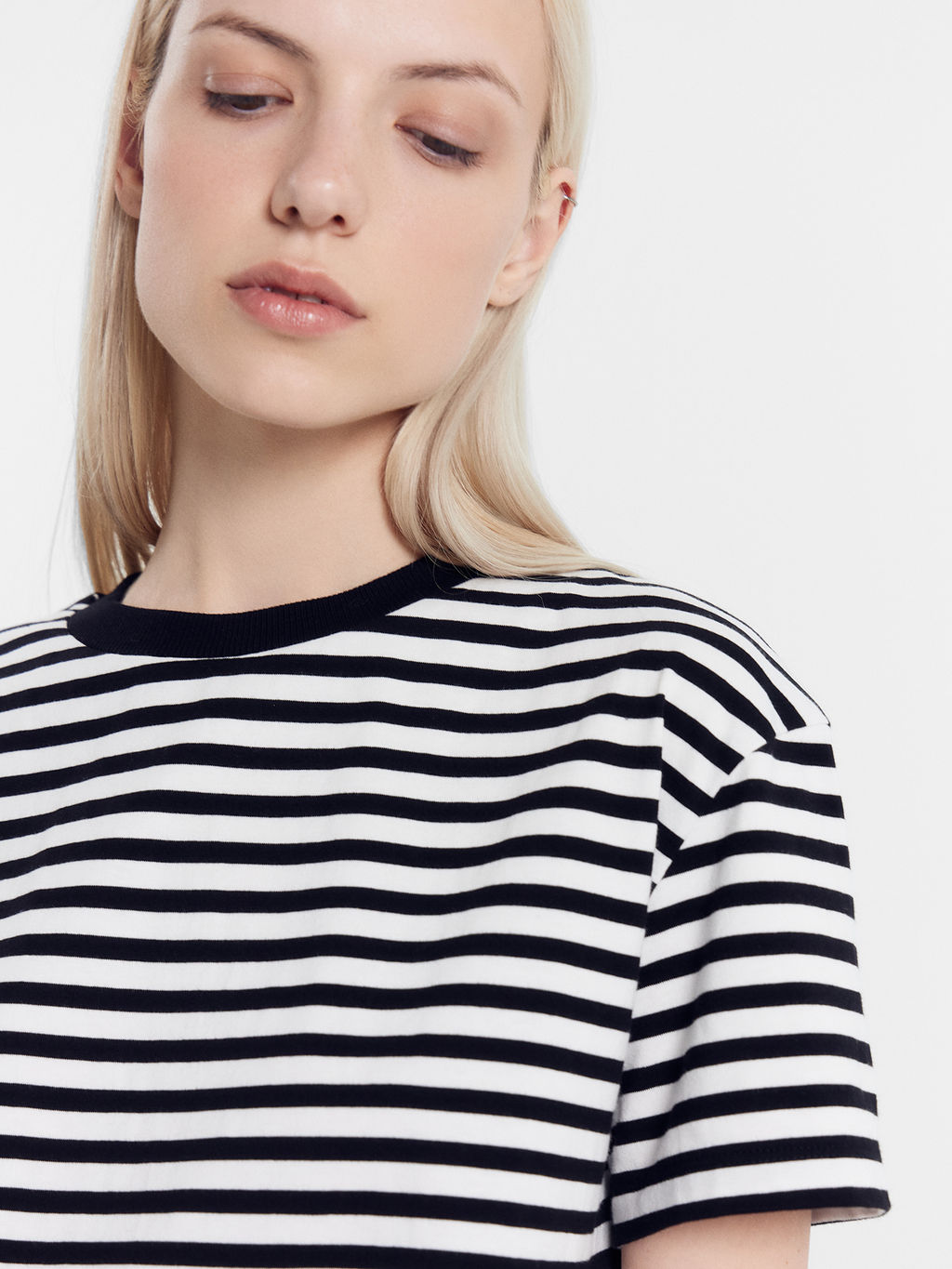 Футболка женская укороченная черная в белую полоску - Mark formelle фото 6