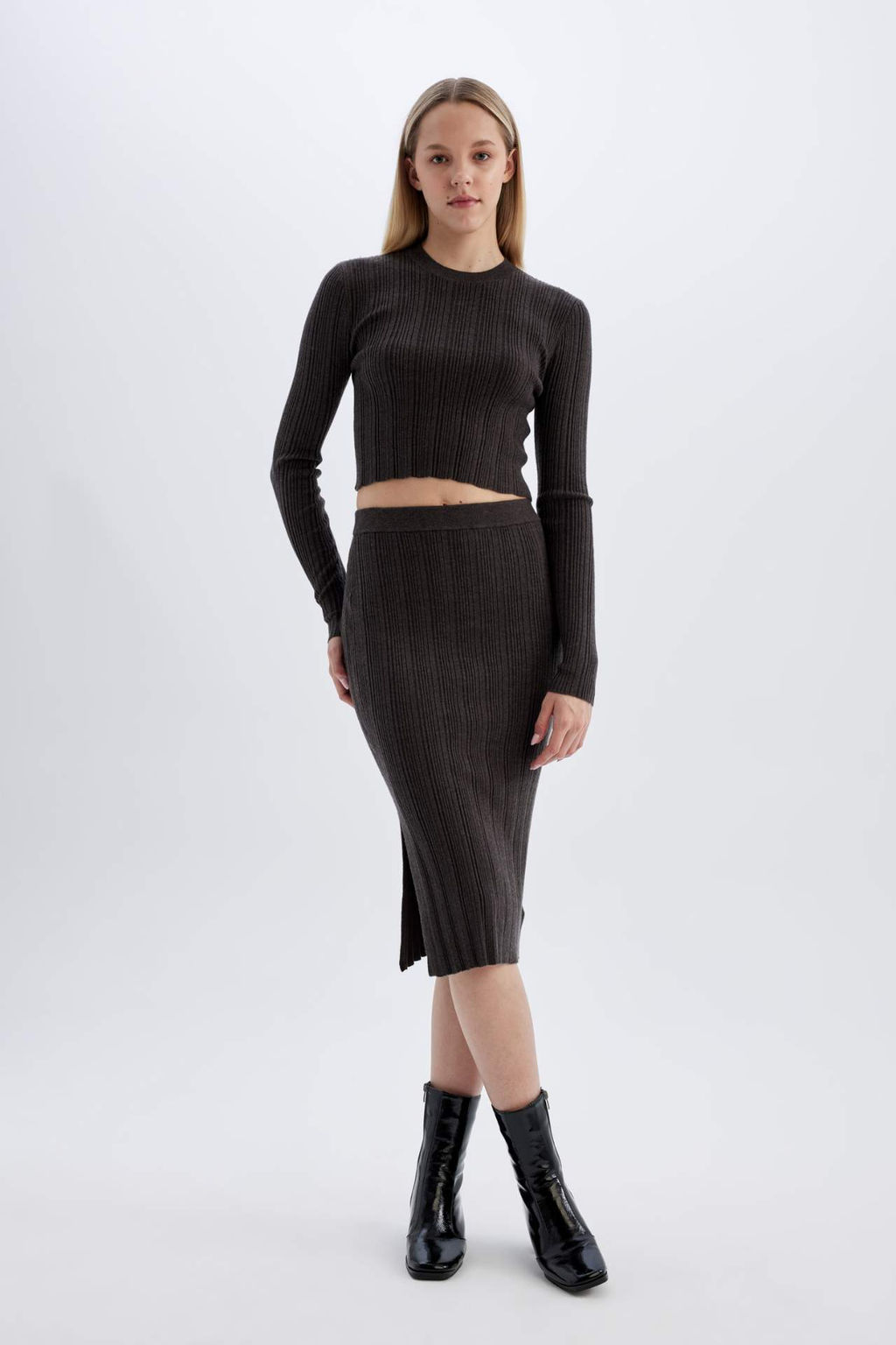 Coool Slim Fit Dar Kesim Basic Duz Y?rtmacl? Triko Midi Etek - Defacto фото 2
