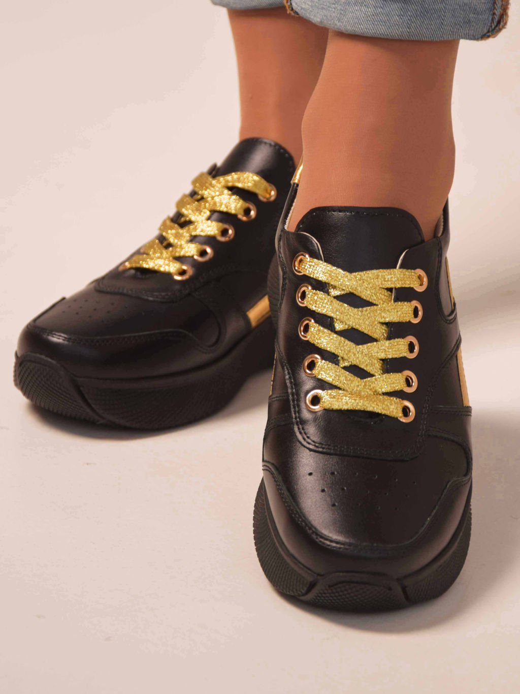 Кроссовки 132.omegabl.Черный золото R