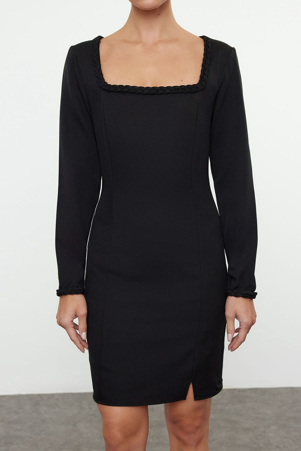 Siyah Vucudu Saran Orgu Detayl? Kare Yaka Mini Dokuma Elbise TWOAW25EL00331 - Trendyolmilla фото 3