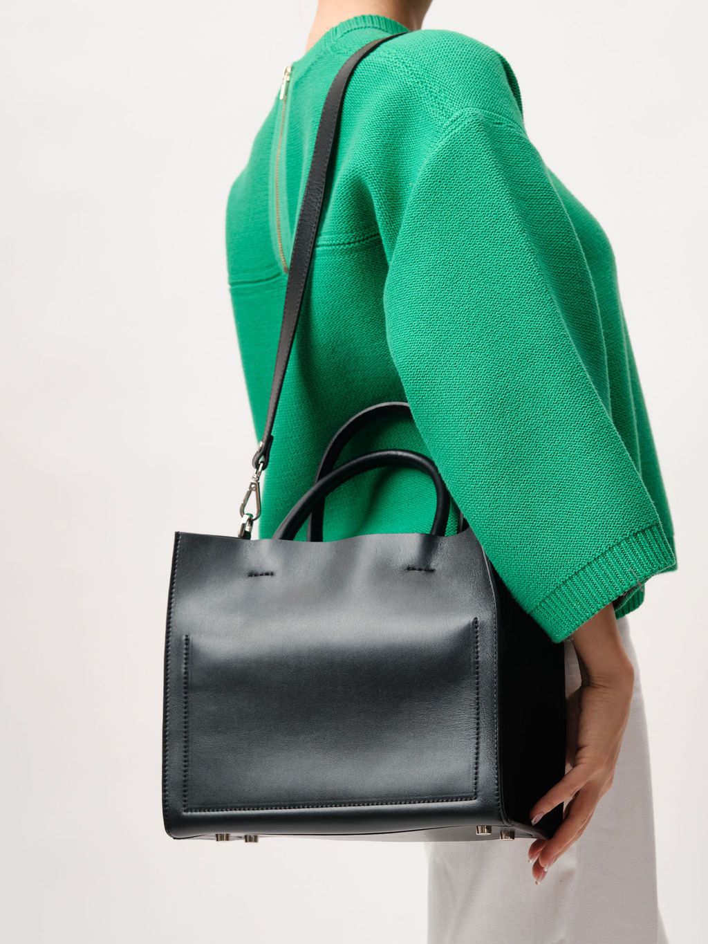 Кожаная сумка Deboro 30902 черный