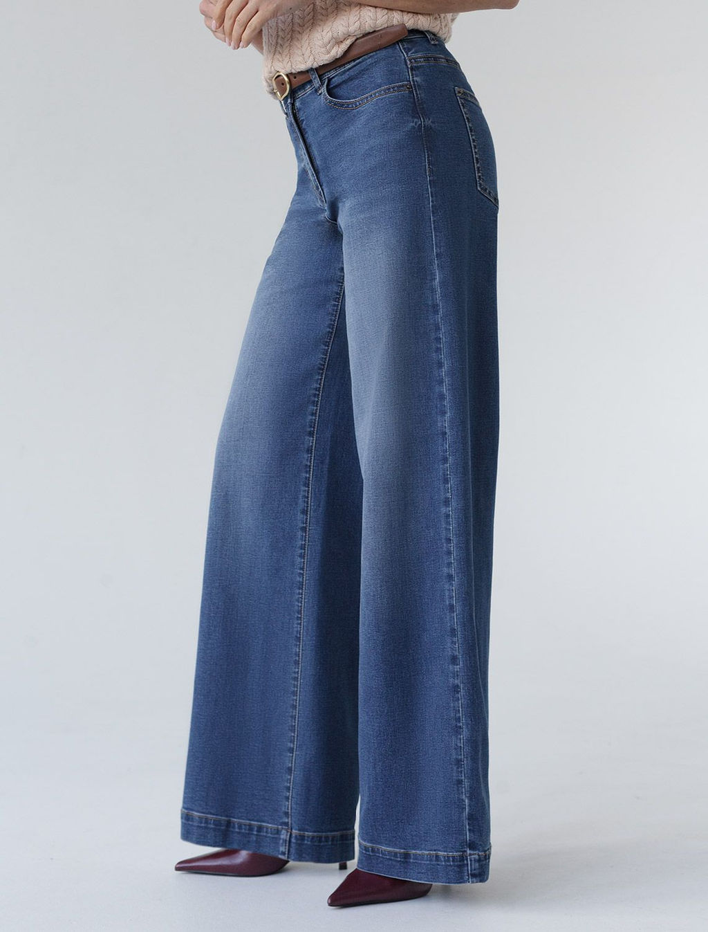 Джинсы трубы прямые с декоративной стиркой из эластичного денима - Vilatte фото 2