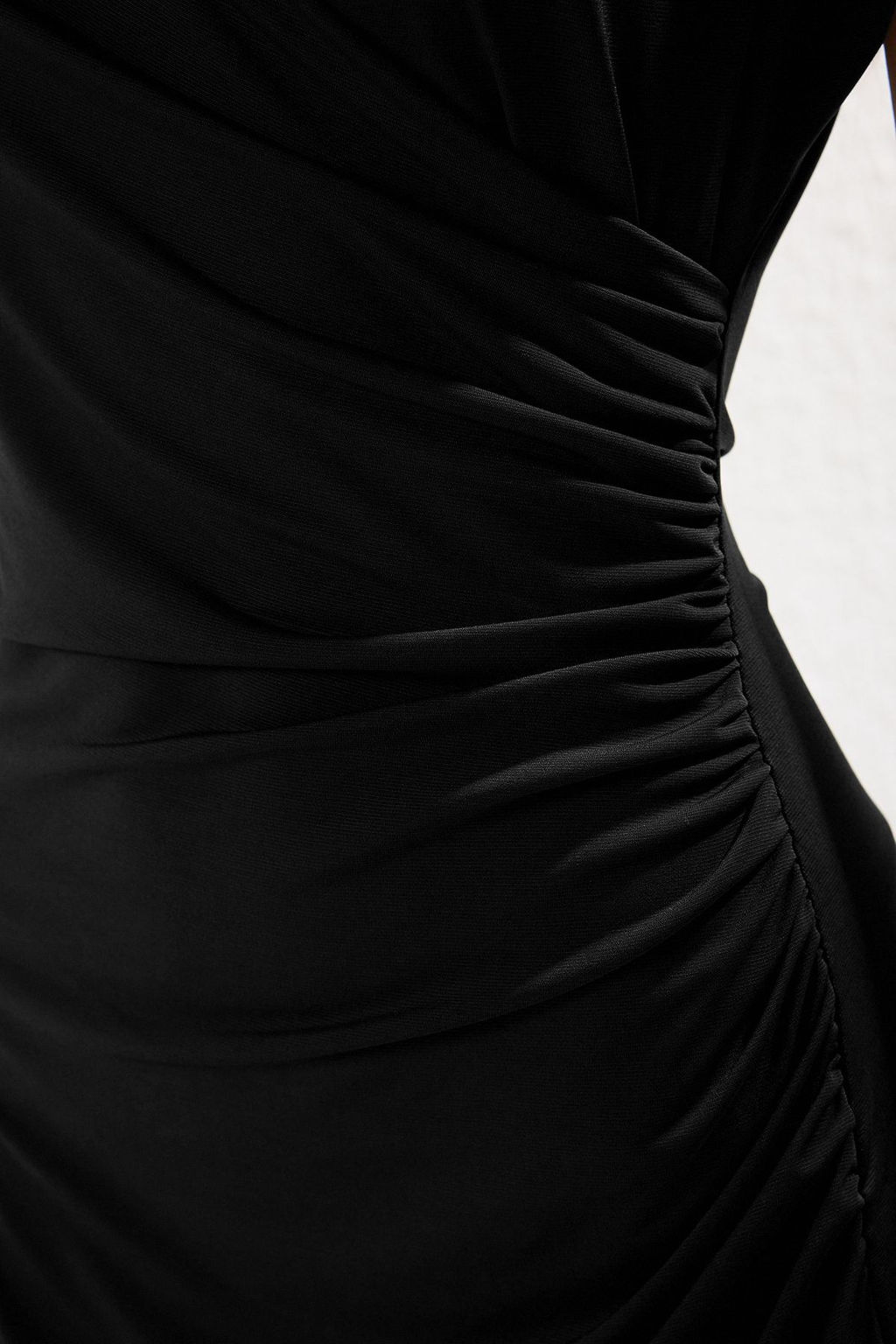 Siyah Duz Buzgu / Drape Midi Buzgu Drape Detayl? Kruvaze Yaka Orme Elbise TWOSS25EL00098