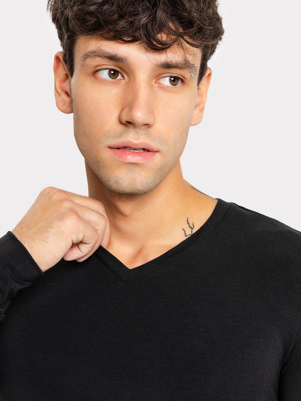 Прилегающий лонгслив "термо" черного цвета Mark Formelle