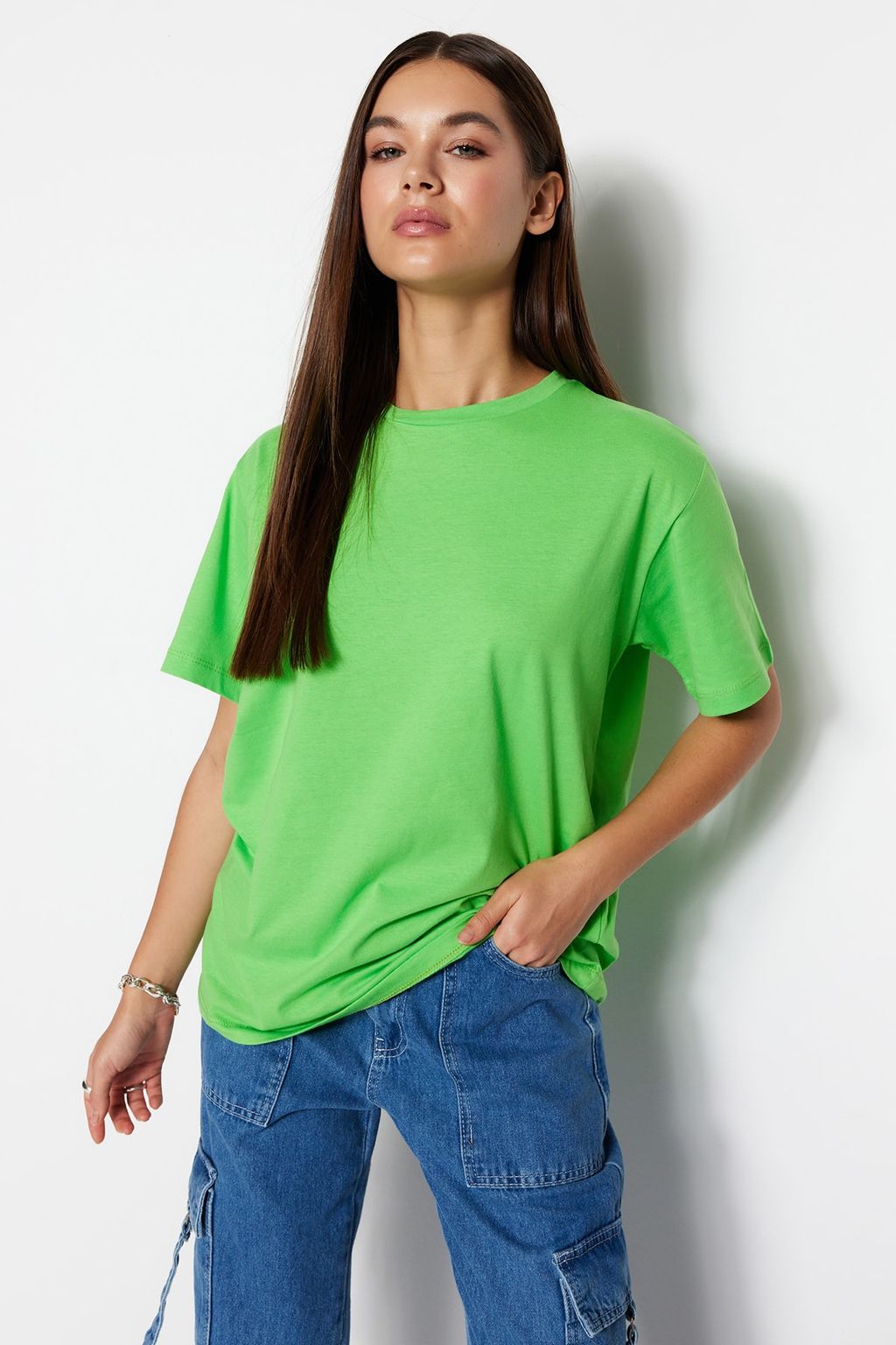 Yesil %100 Pamuk Bisiklet Yaka Oversize/Genis Kal?p Orme T-Shirt TWOSS20TS0134