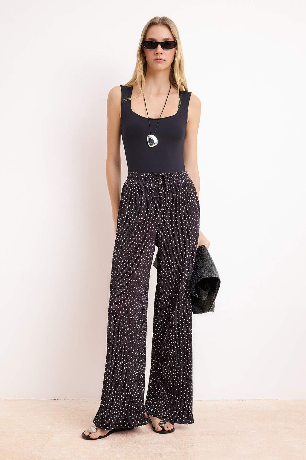 Siyah Puantiyeli Wide Leg/Genis Paca Lastikli Pilise Orme Pantolon TWOSS26PL00122