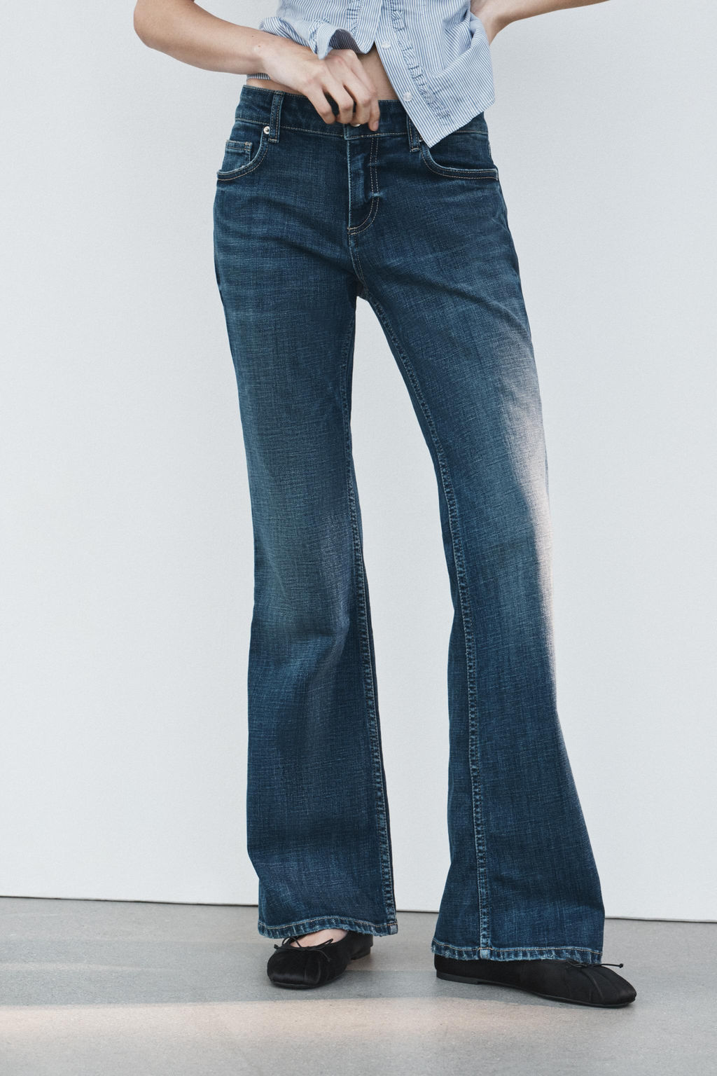 TRF BOOTCUT LOW-RISE JEANS - Zara фото 3