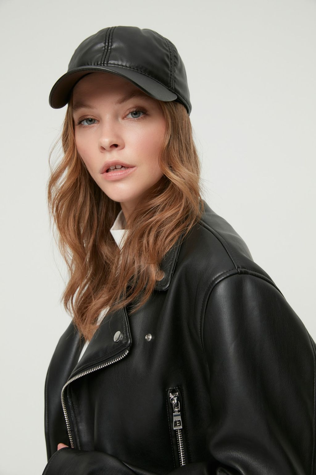 Siyah Suni Deri Kad?n Sapka TWOAW22SP0011 - Trendyolmilla фото 2