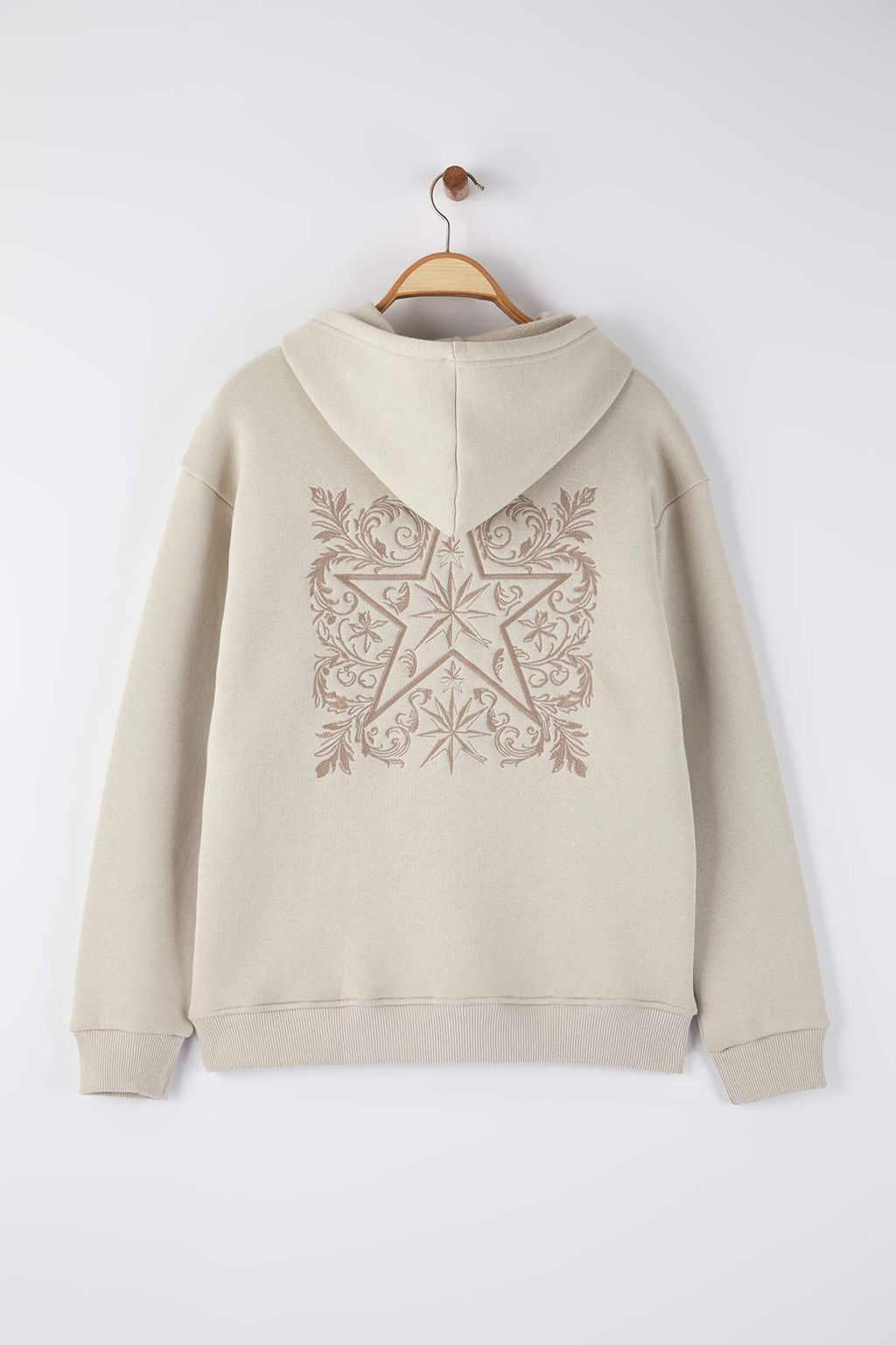 Tas Oversize/Genis Kesim S?rt? Nak?s Detayl? Kapusonlu Sweatshirt TMNAW25SW00142