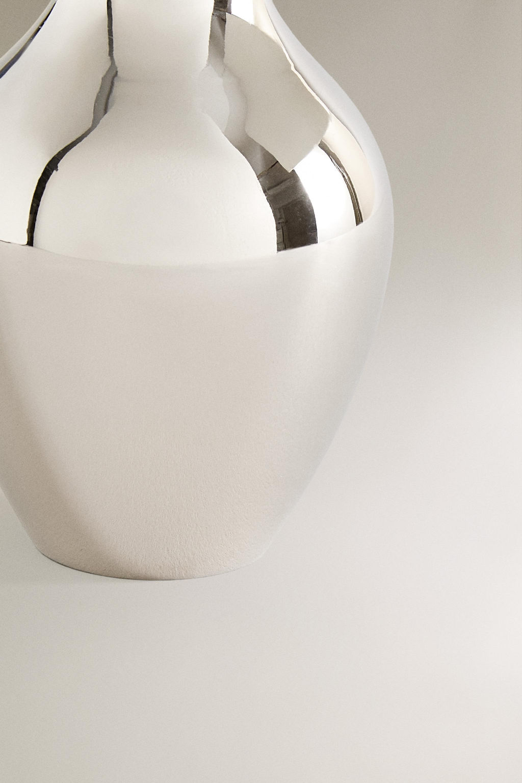 SMALL BRASS VASE - Zara фото 4