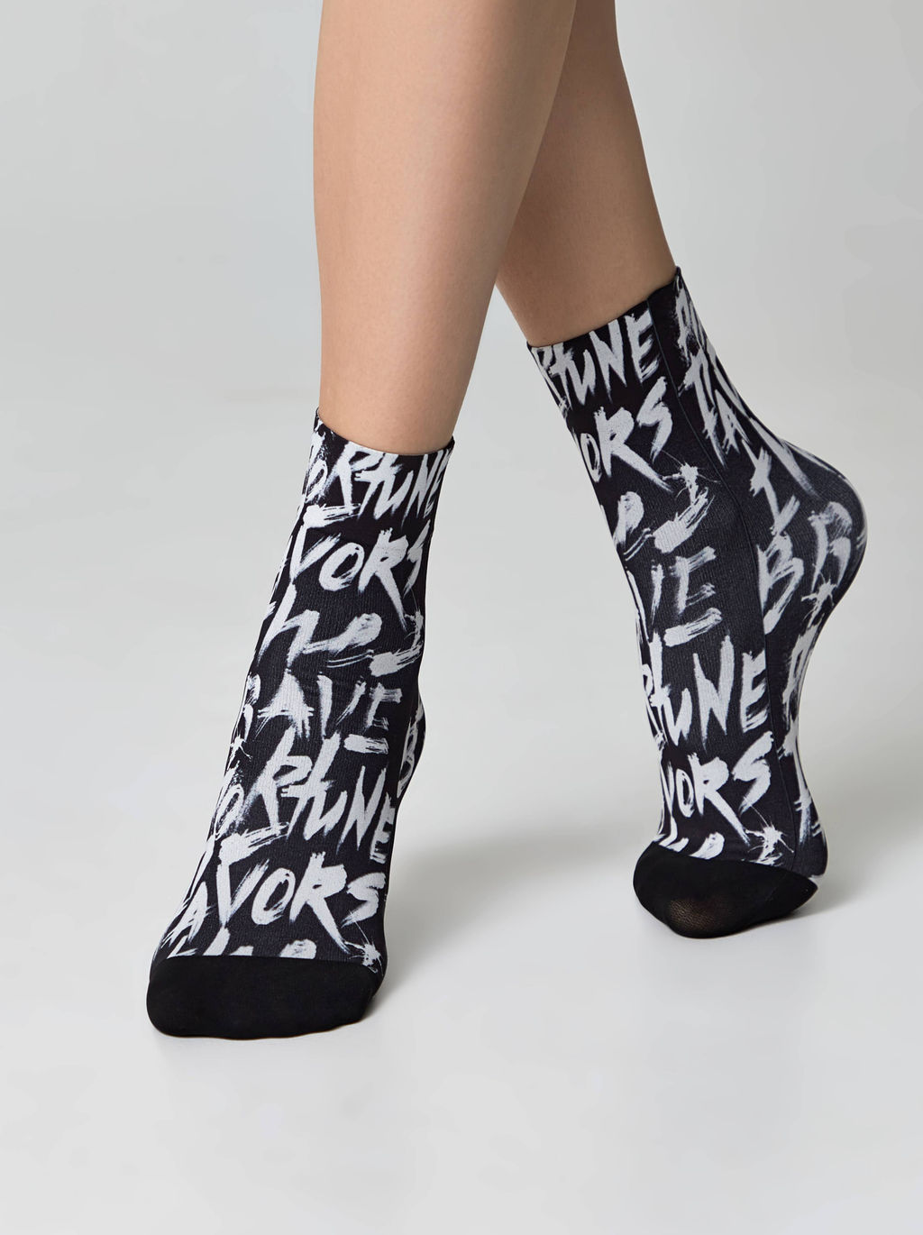 Цена за 2 пары. Носки Классические CONTE FANTASY Плотные носки с черным мыском и рисунком Brave mix - Conte elegant фото 2