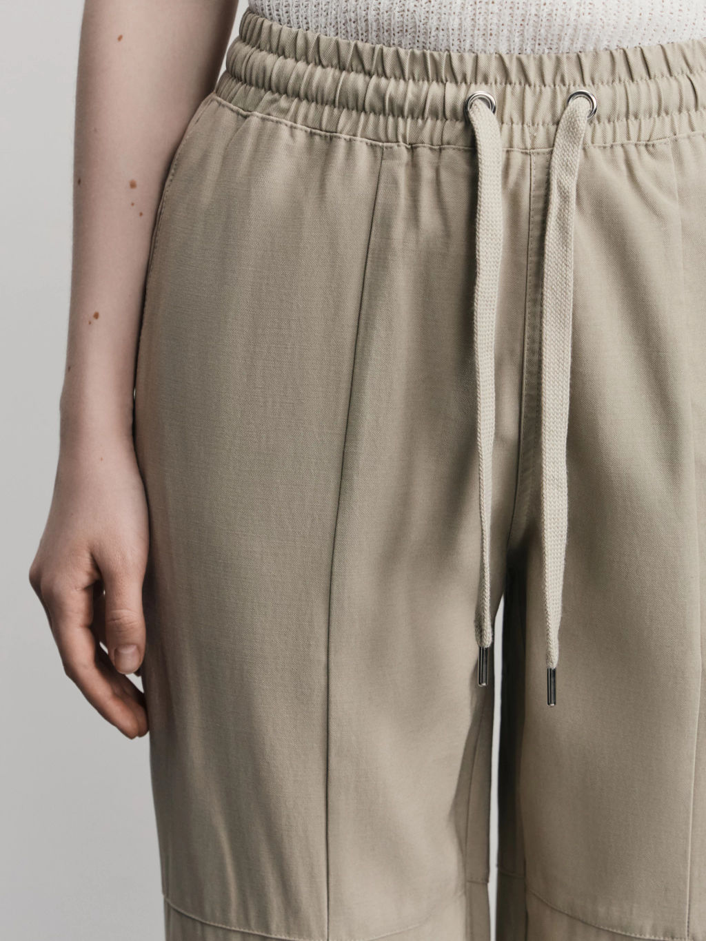 Брюки-джоггеры из вискозы / Zarina фото 5