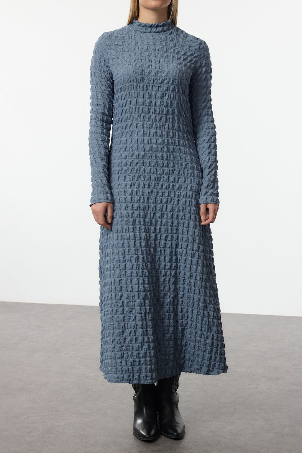 Indigo Duz Dokulu Dik Yaka A-Line Esnek Maxi Orme Elbise TWOAW25EL00197 - Trendyolmilla фото 4