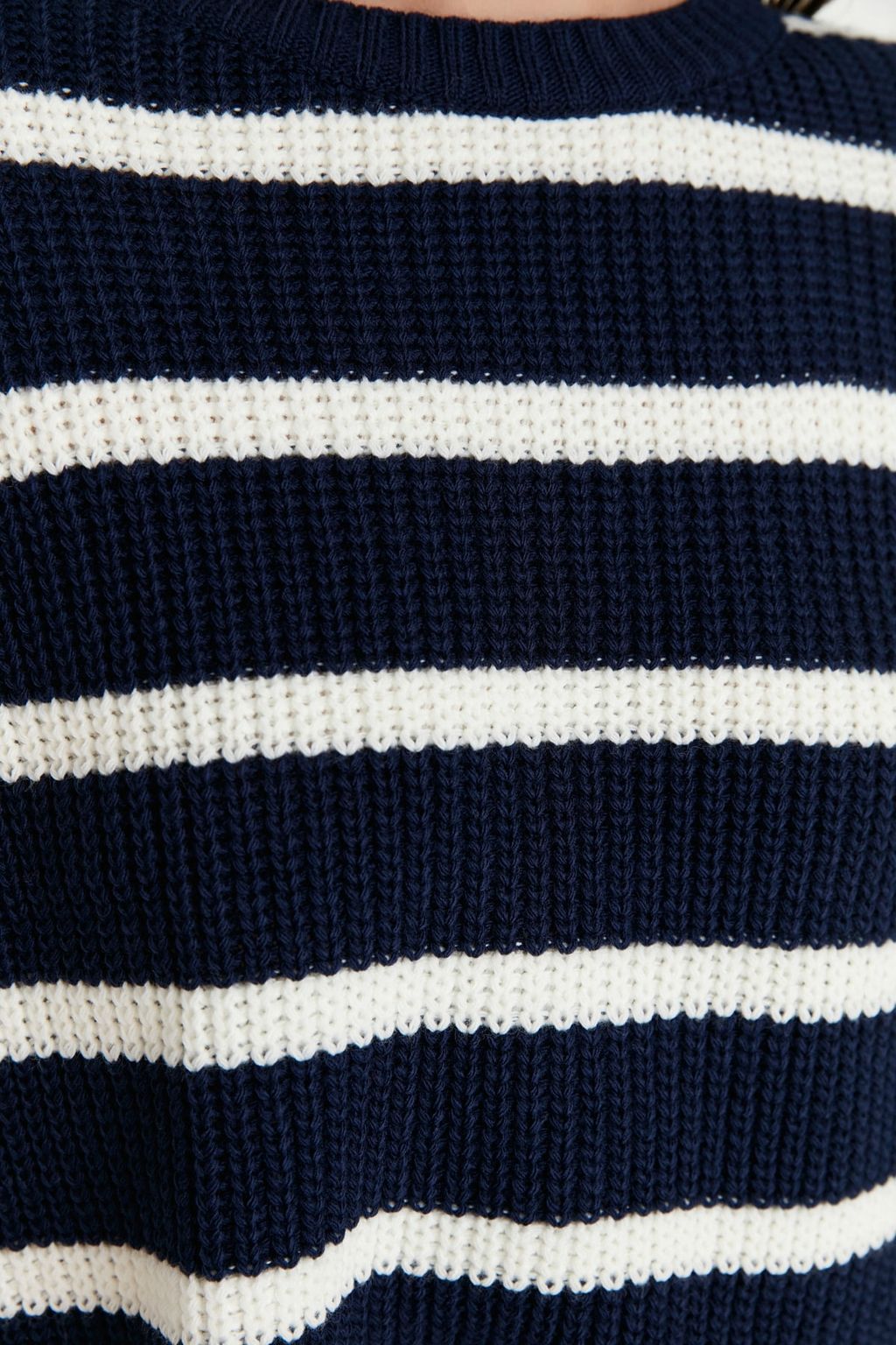 Lacivert Crop Basic Cizgili Genis Kal?p Triko Kazak TWOAW23KZ00390