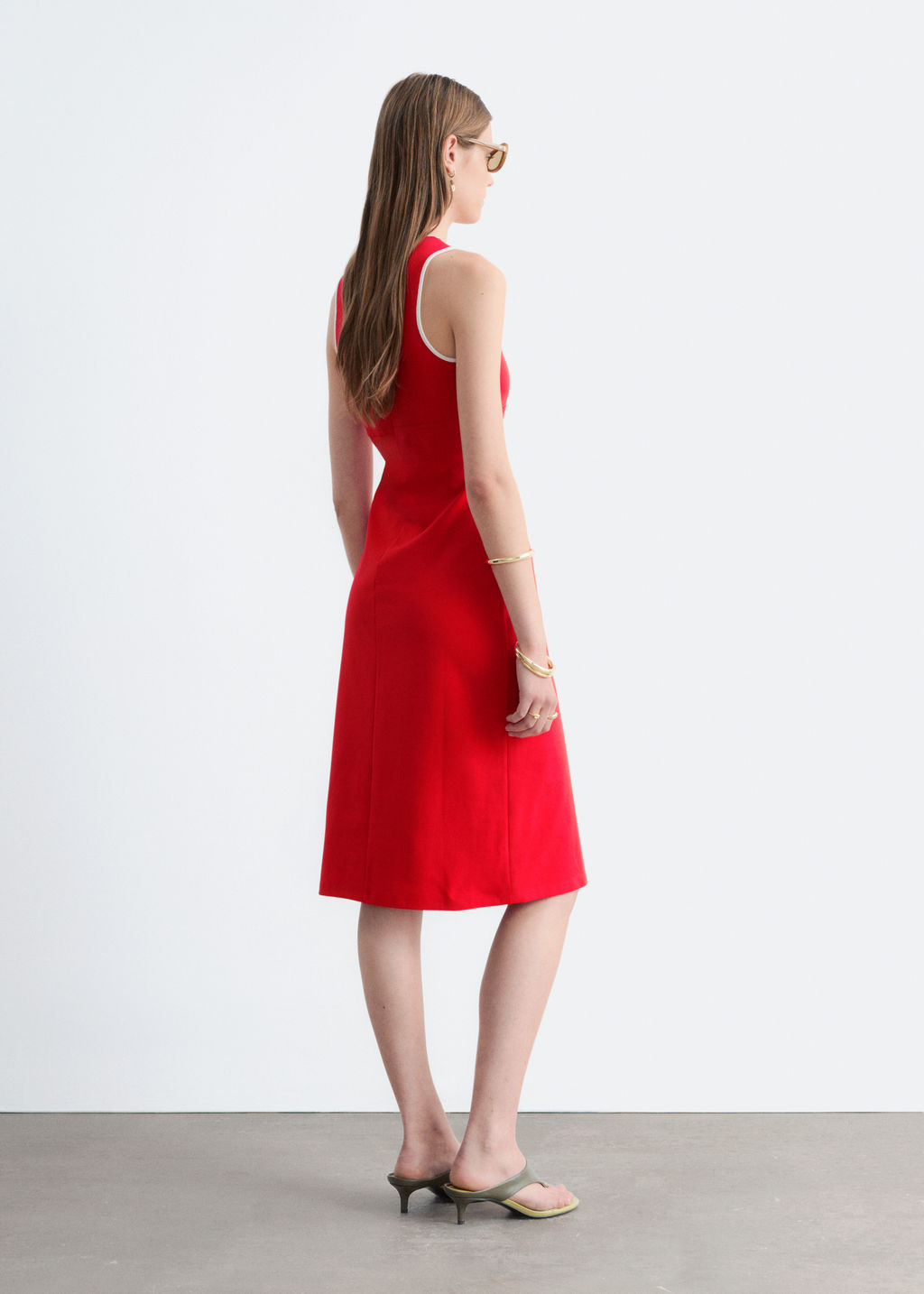 Vestido midi con escote en U