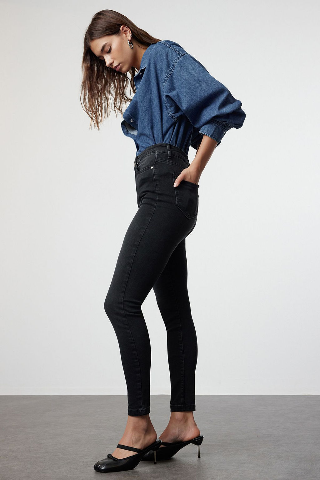 Antrasit Premium Yuksek Bel Skinny Jeans TWOAW25JE00000 - Trendyolmilla фото 2