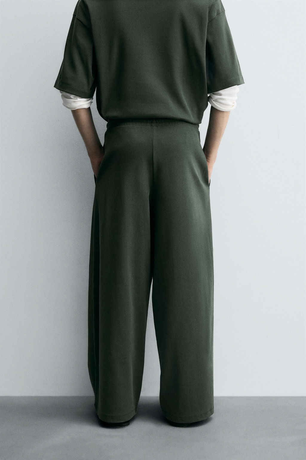 WIDE-LEG PLEATED JOGGER TROUSERS - Zara фото 3