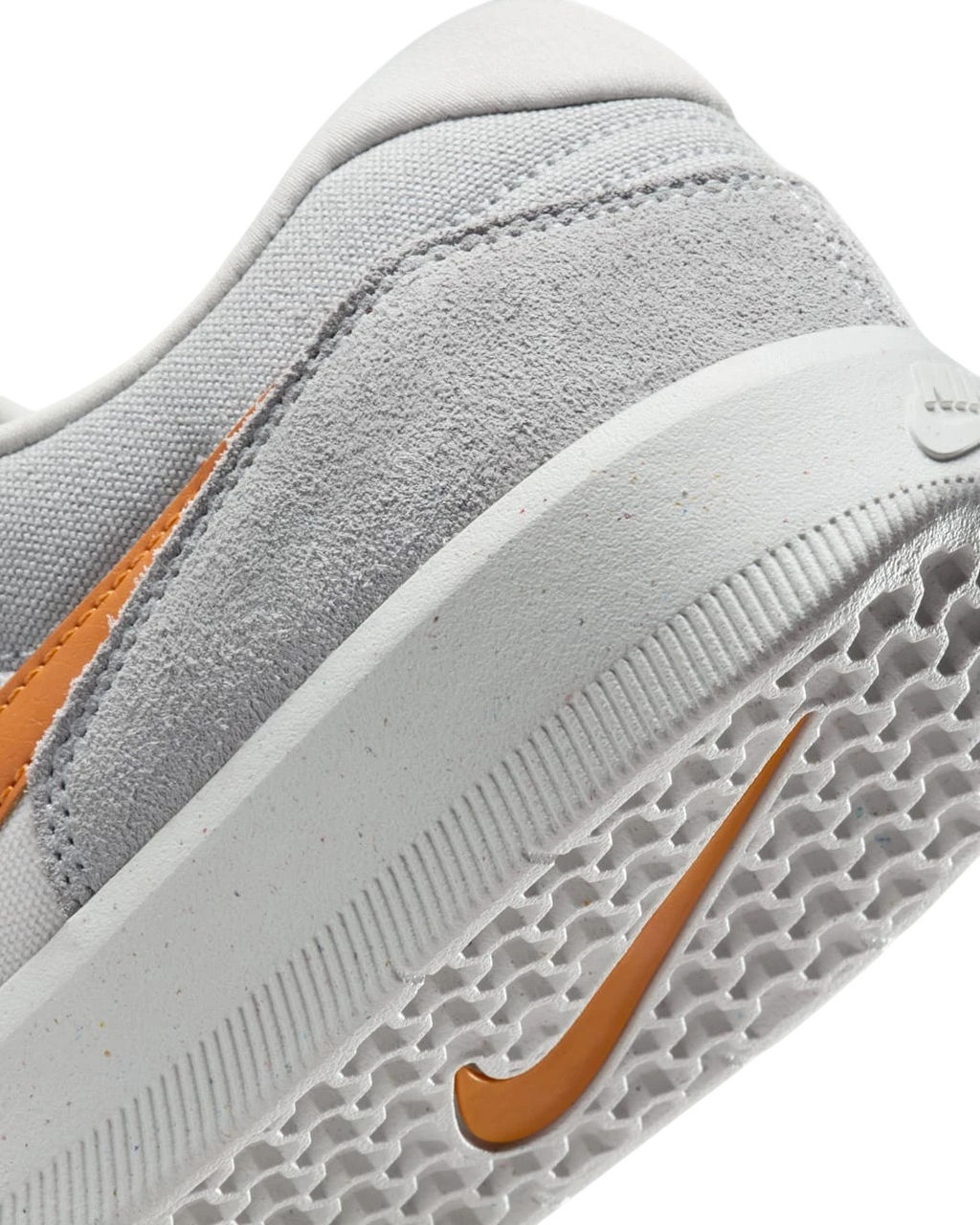 Кроссовки взрослые