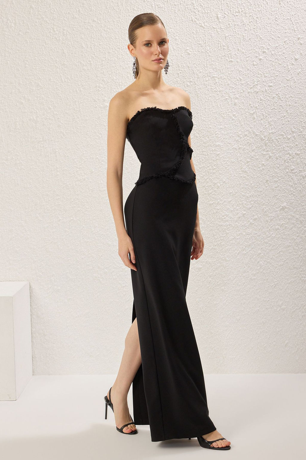 TRENDYOLMILLA Bordo Straplez Puskul Detayl? Dokuma Uzun S?k Abiye & Mezuniyet Elbise TPRSS25AE00140 фото 6