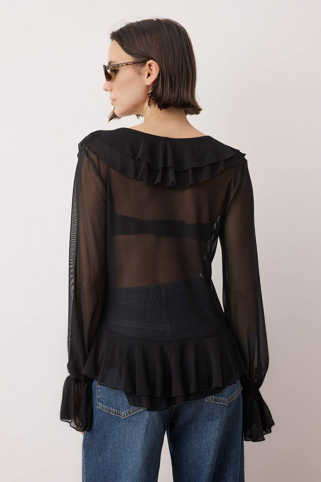 Siyah Tul V Yaka F?rf?r Detayl? Regular Esnek Orme Bluz TWOAW26BZ00324