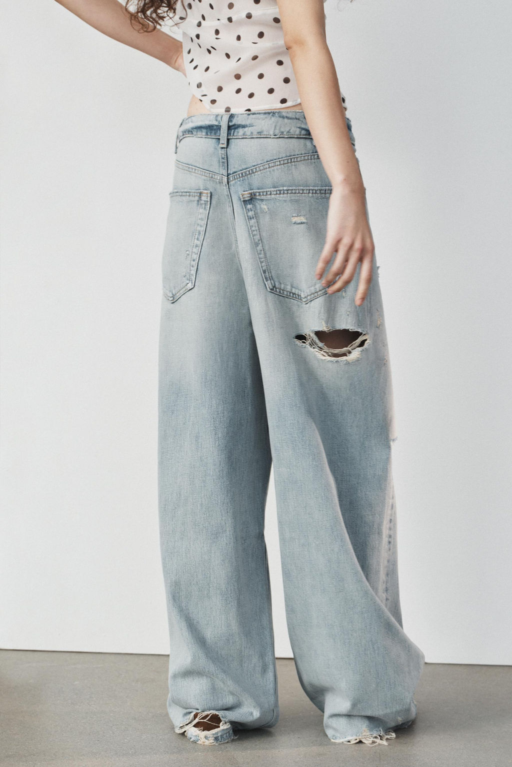 TRF FOLDED WAIST MID-WAIST JEANS - Zara фото 19