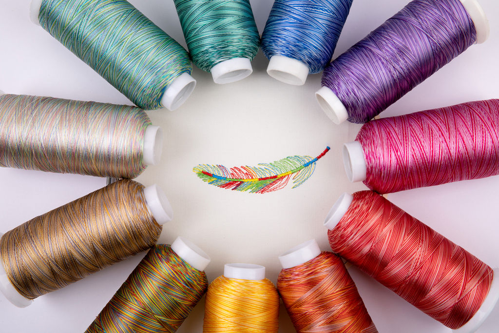 Нитки для вышивания Gamma мультиколор M120/2 100% вискоза 5000 я