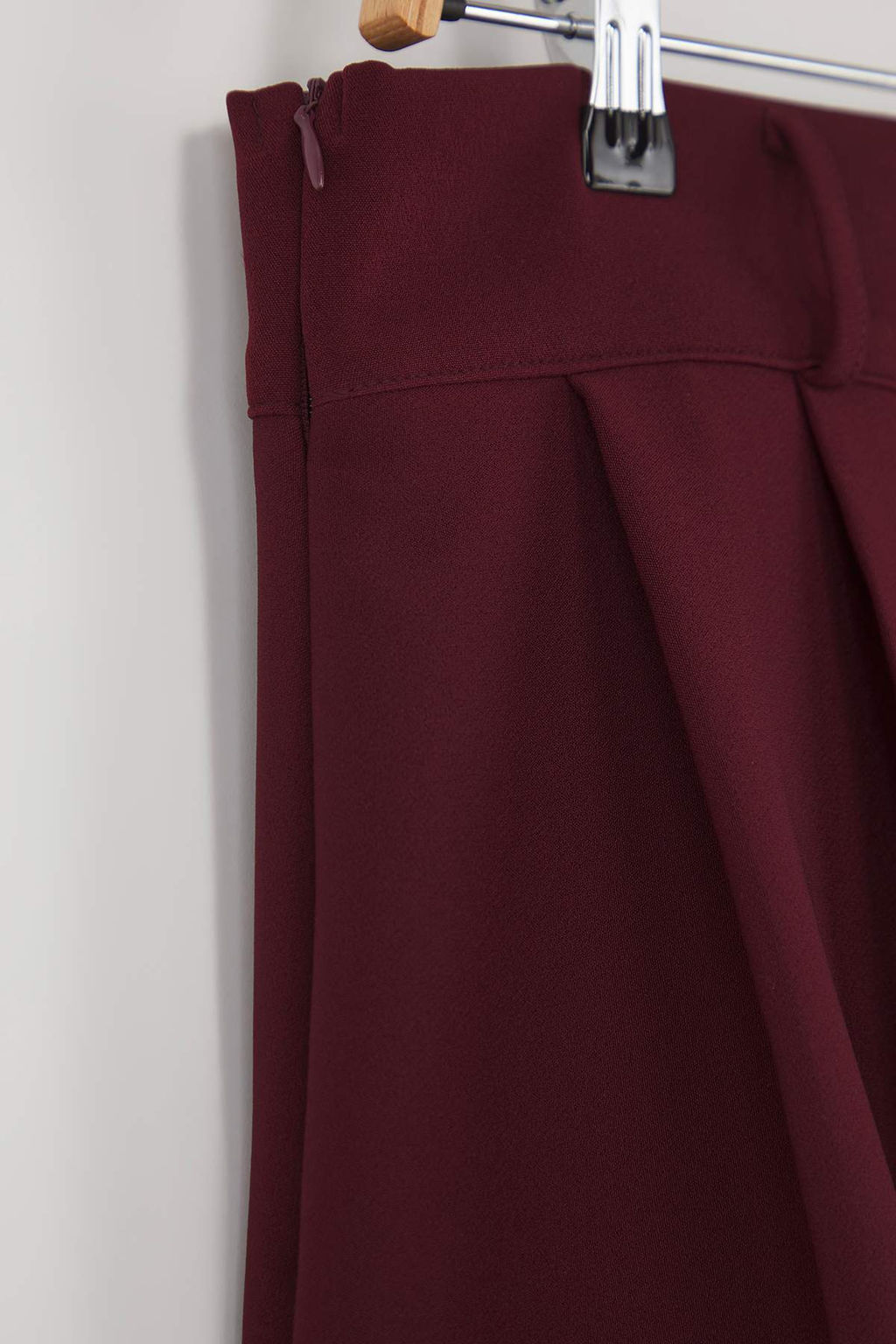 TRENDYOLMILLA Siyah Piliseli Orta Bel Super Mini Dokuma Etek Gorunumlu Sort TWOAW25SR00038  фото 8