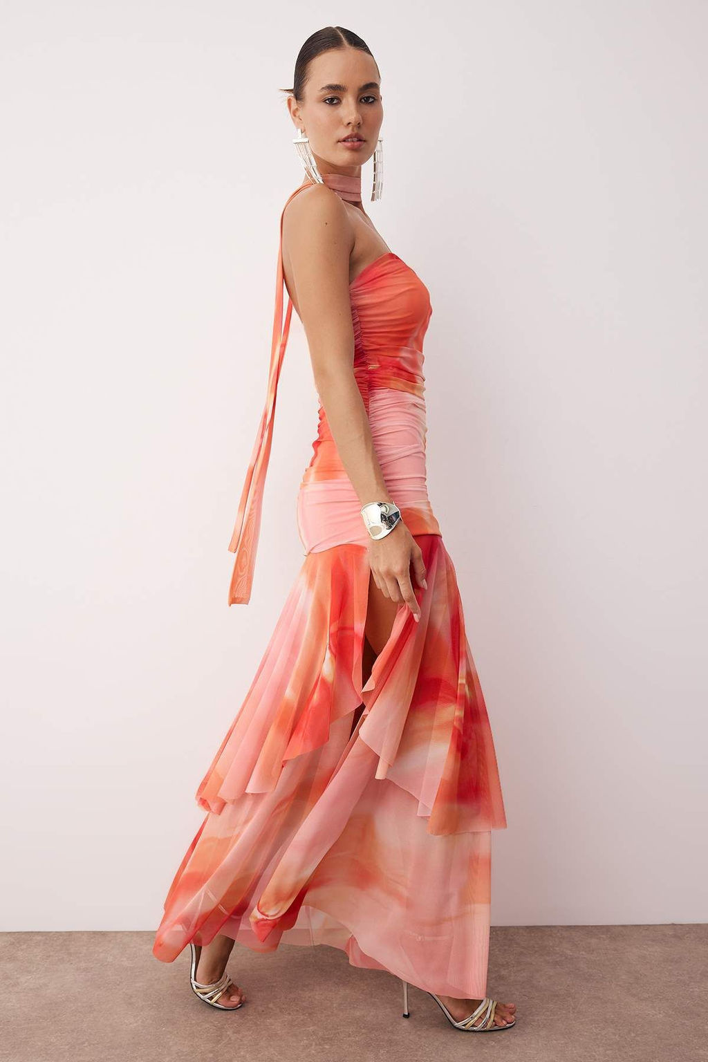 Pembe-Cok Renkli Fular Detayl? Astarl? Abiye Elbise TPRSS25AE00193 - Trendyolmilla фото 2