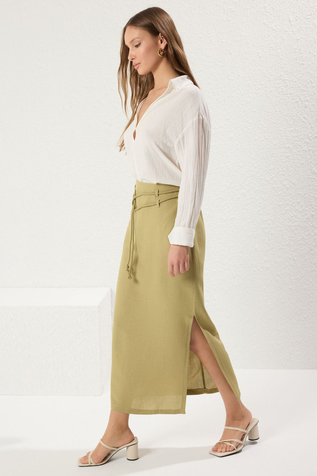 TRENDYOLMILLA Tas Kordon Kemerli Keten Kar?s?ml? Yandan Y?rtmacl? Maxi Boy Dokuma Etek TWOSS25ET00124 фото 10