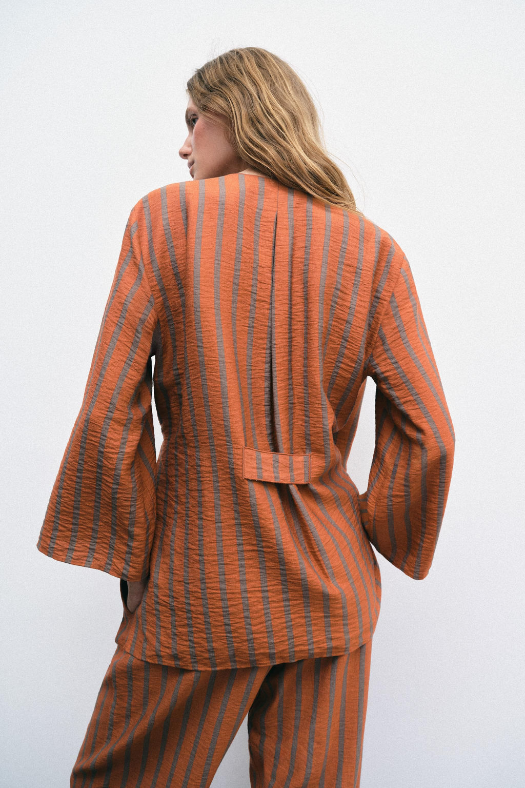 CHAQUETA CRUZADA RAYAS / Naranja quemado