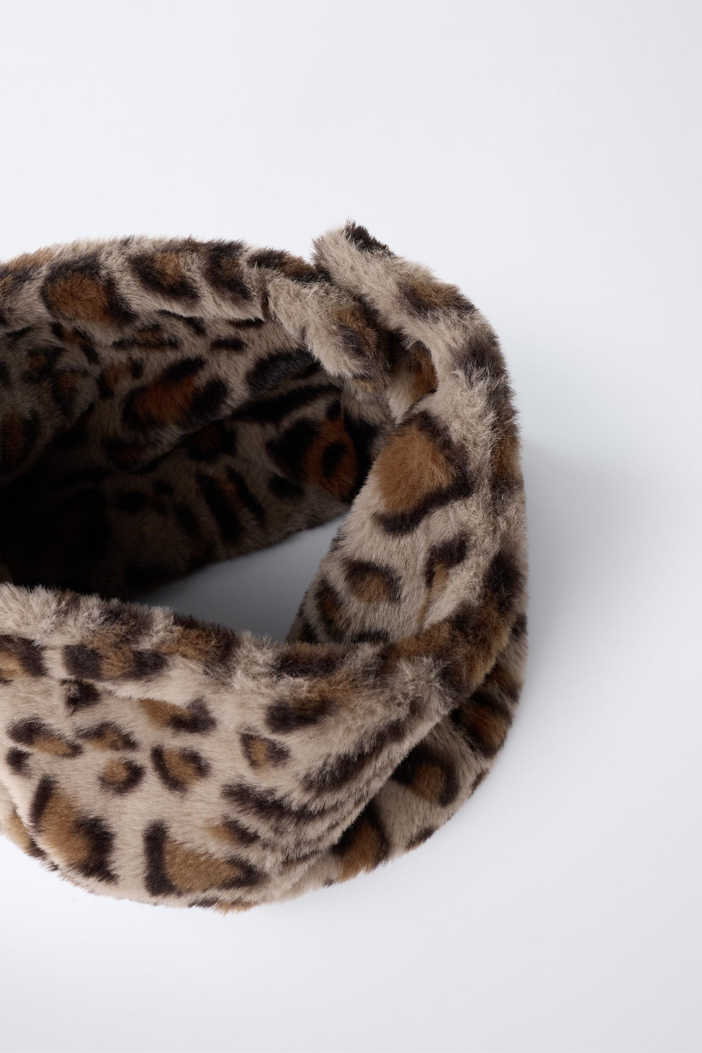 ANIMAL PRINT FAUX FUR COLLAR - Zara фото 2