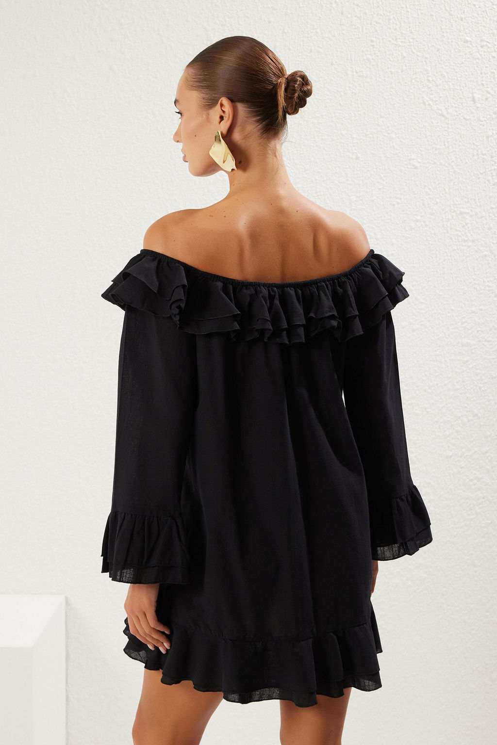 Siyah Dokuma F?rf?rl? Plaj Mini Elbise TBESS25EL00092 - Trendyolmilla фото 5