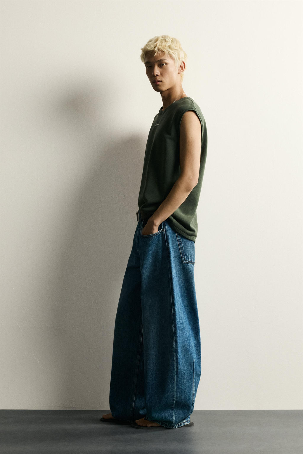 SUDADERA TANK RELAXED FIT TEXTO BORDADO / Verde oscuro - Zara фото 4