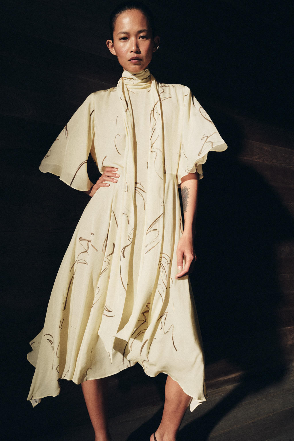 VESTIDO ESTAMPADO LAZADAS ZW COLLECTION / Amarillo