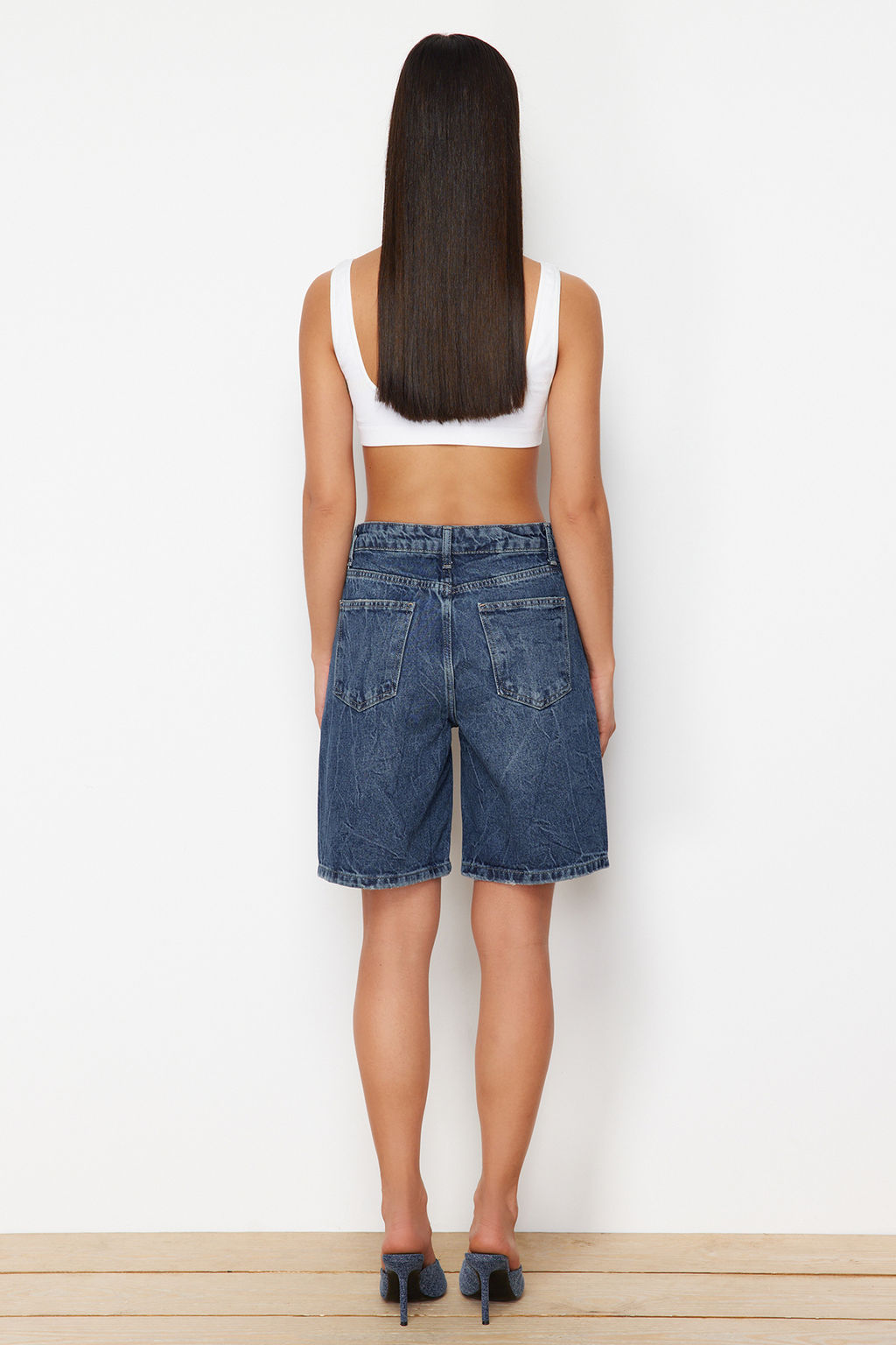 Koyu Mavi More Sustainable Yuksek Bel Denim Bermuda TWOSS24SR00177 - Trendyolmilla фото 6