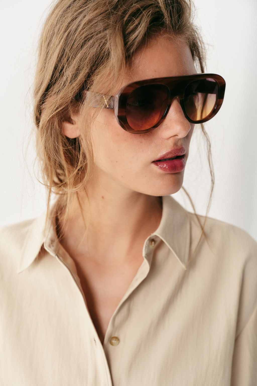 CAMISA CORTA MANGA ANCHA / Beige