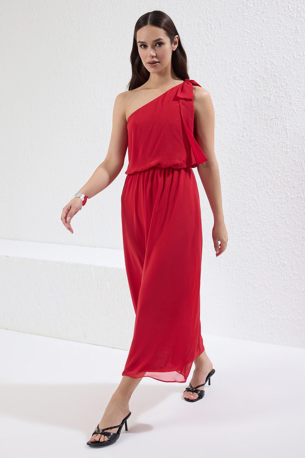 K?rm?z? Etegi Belden Ac?lan Sifon Ucus Ucus Dokuma Maxi Elbise TWOSS25EL00450 - Trendyolmilla фото 2