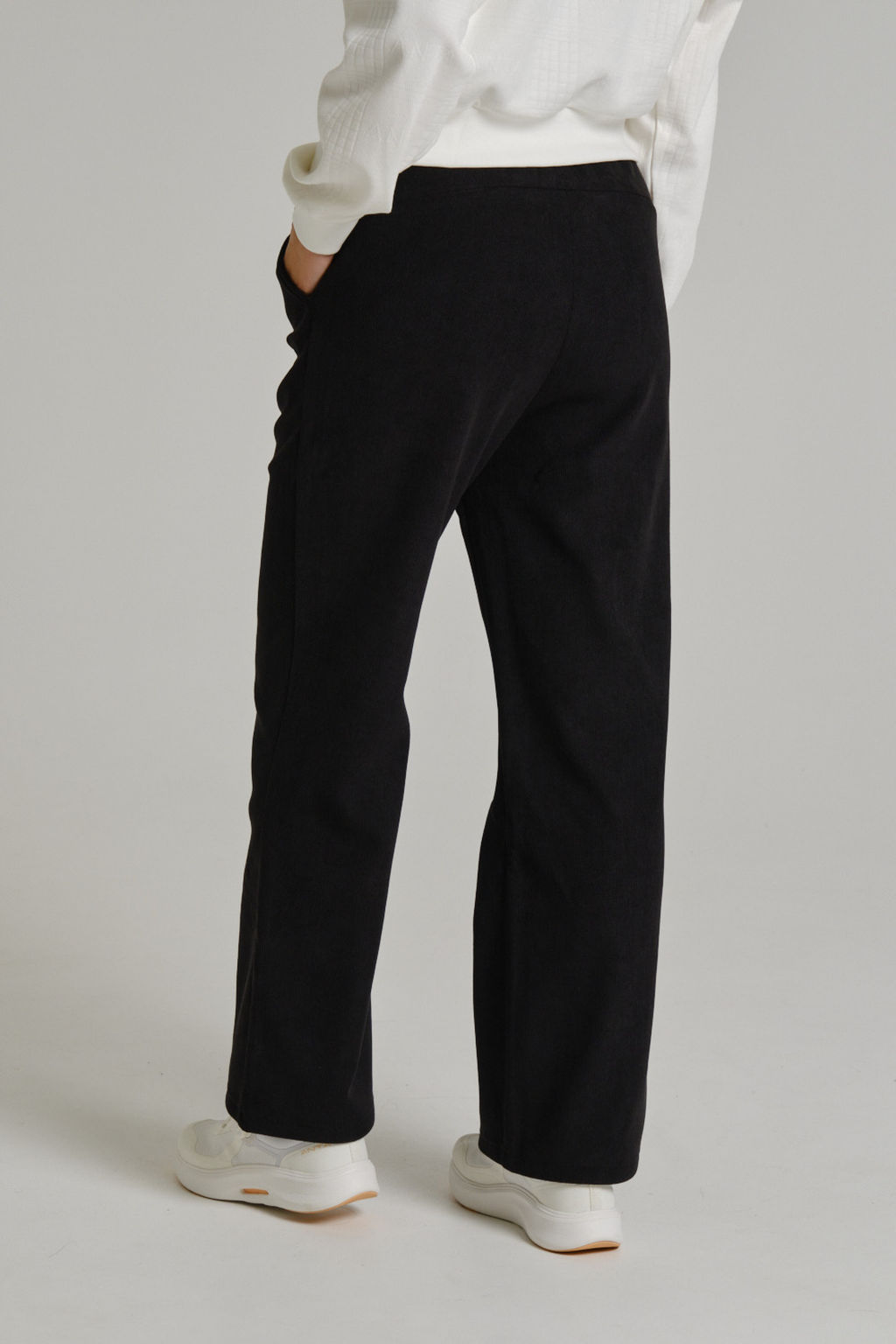 Брюки трикотажные утепленные Черный TRN Knit Track Pants - Anta фото 5