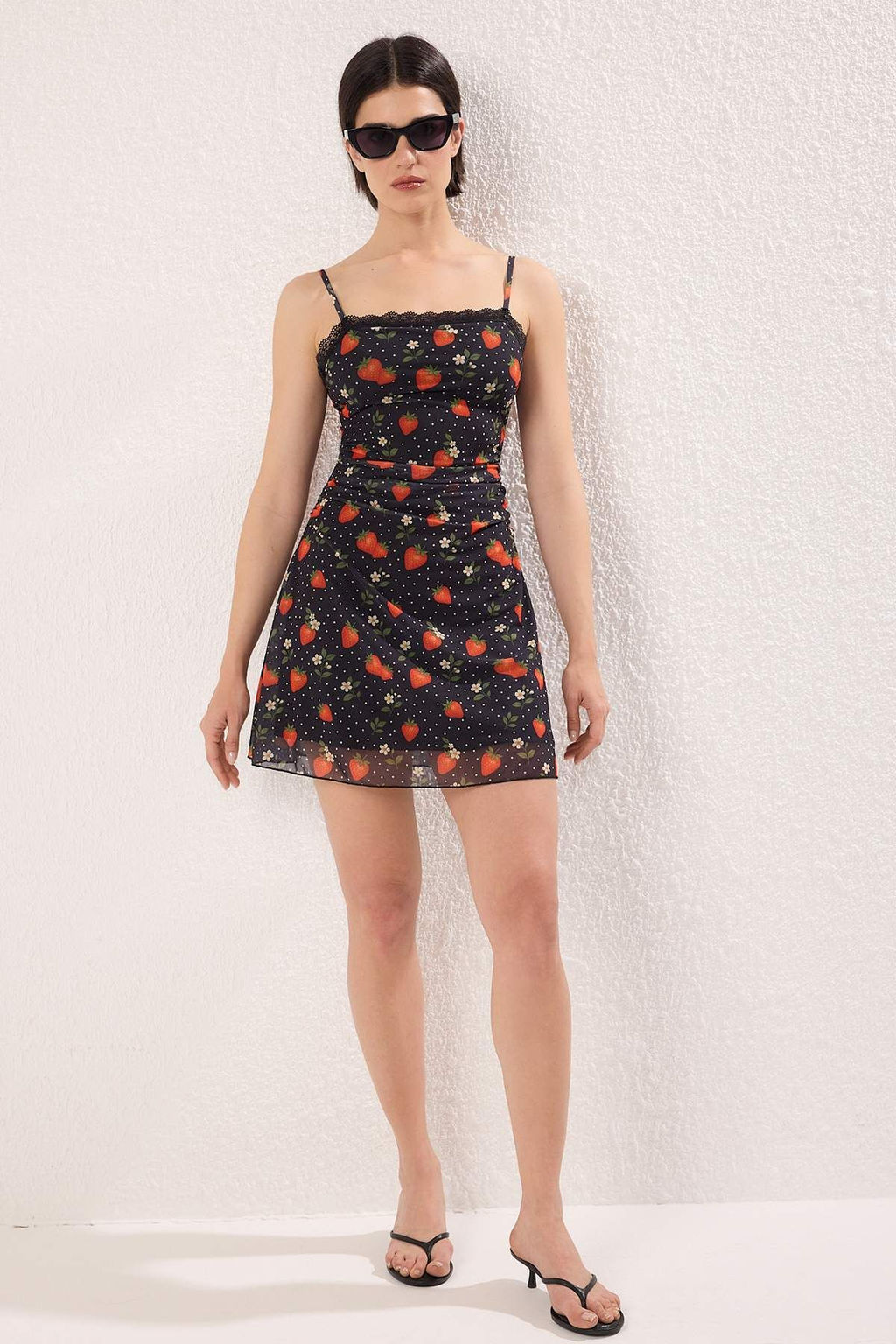 Trendyolmilla Cok Renkli Cilek Bask?l? Tul F?rf?rl? K?sa / Mini Esnek Orme Elbise TWOSS25EL00841  фото 2