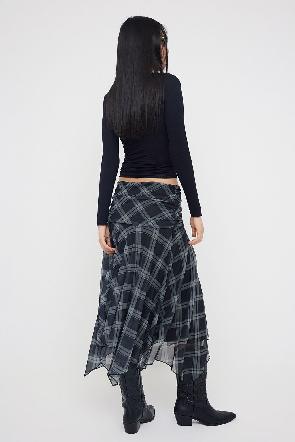 Cok Renkli Ekose Bask?l? Skater Asimetrik Etek Ucu Detayl? Esnek Orme Etek TWOAW26ET00037