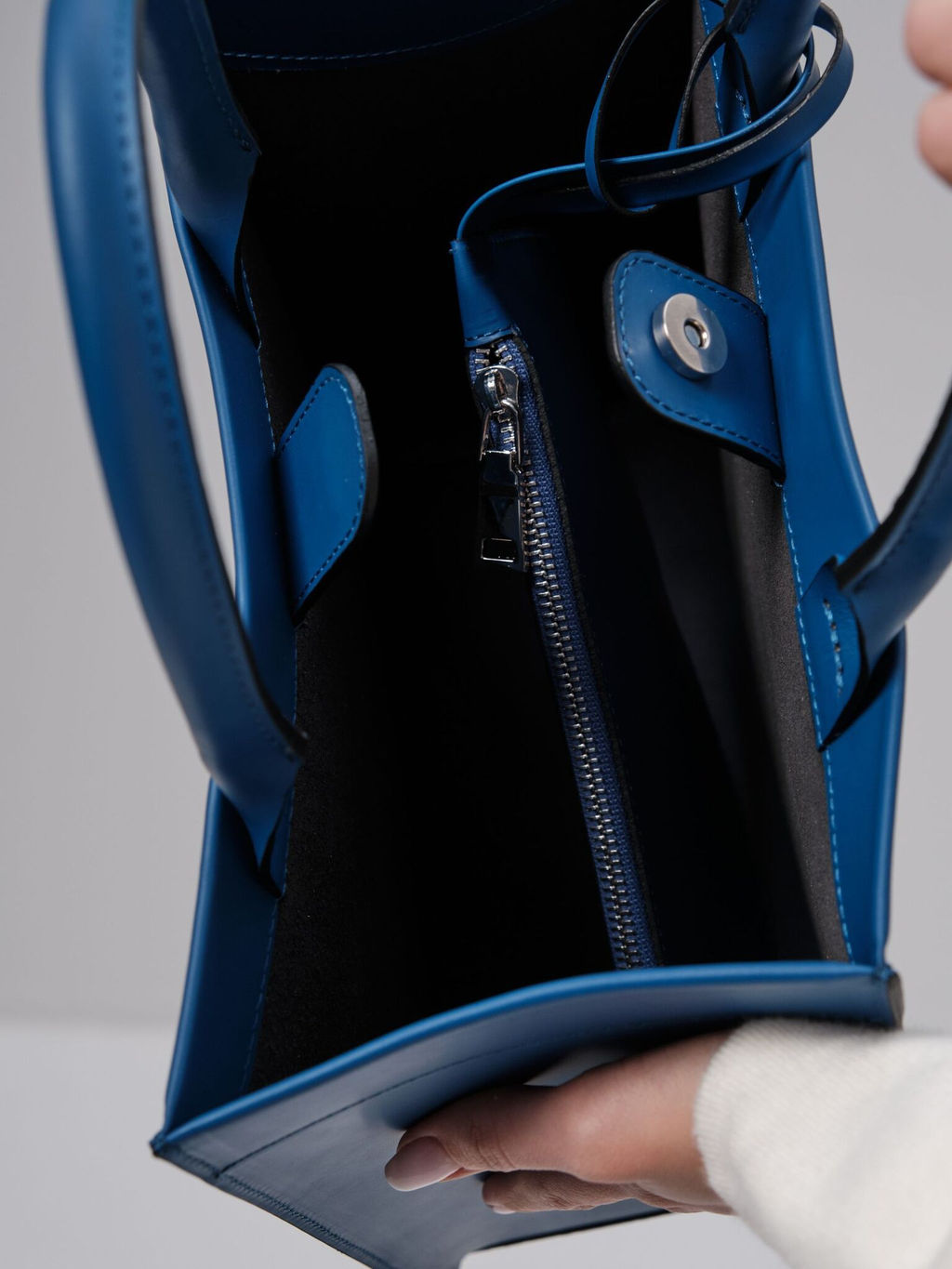 Сумка кожаная Azaro 30586 синяя гуашь