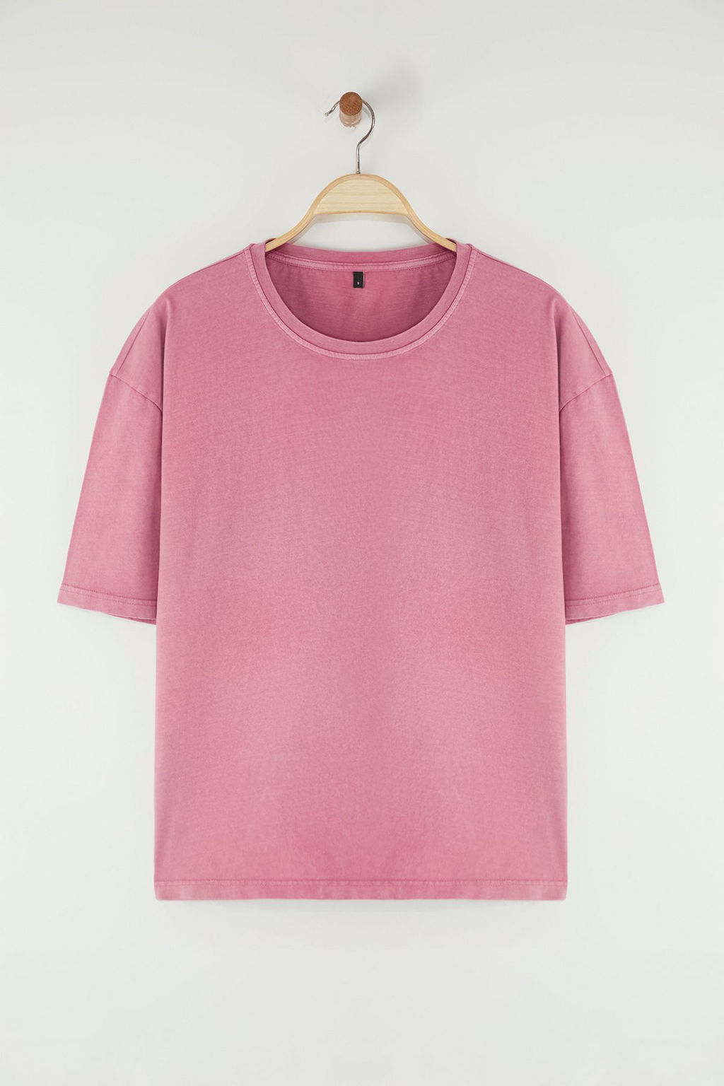 TRENDYOL MAN Gul Kurusu Oversize Kare Kesim Dusuk Omuz %100 Pamuk Basic T-Shirt TMNAW25TS00008