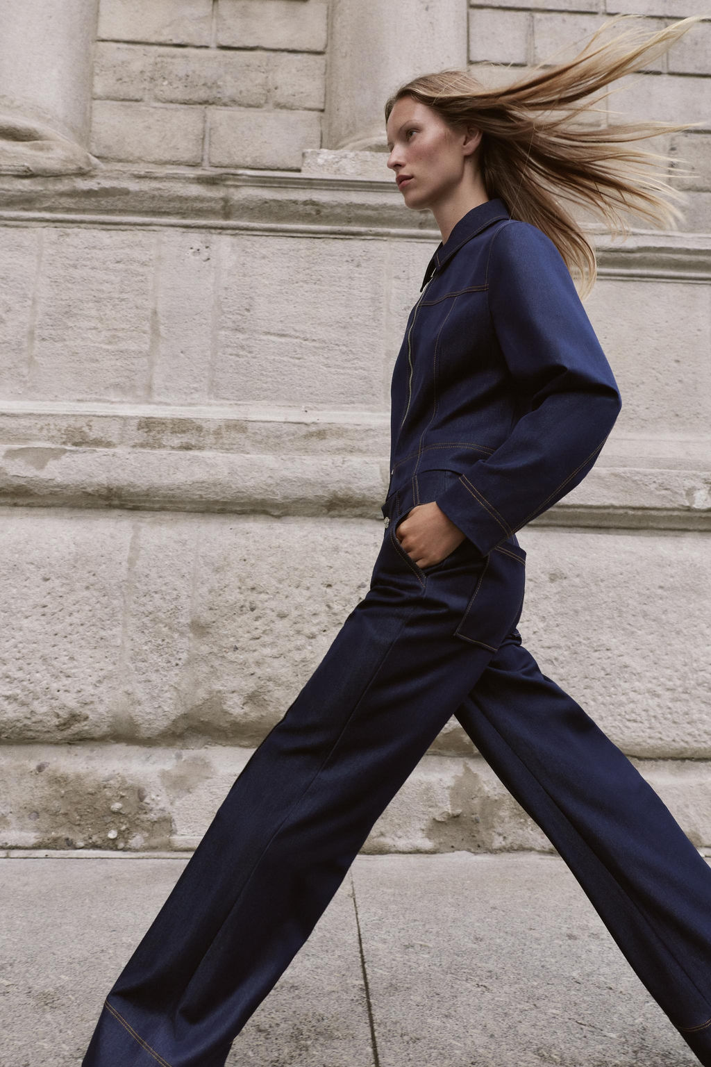 BOOTCUT TROUSERS WITH CONTRAST TOPSTITCHING - Zara фото 3